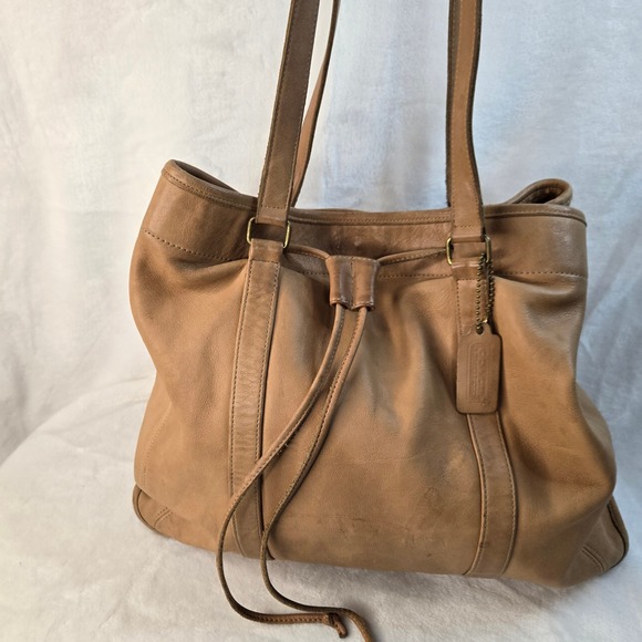 Coach Handbags - Vintage Coach Tan Leather Drawstring Bucket Bag 531-2620 Brass Hardware Tote